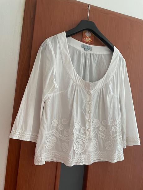 Romantická bluzka, 40