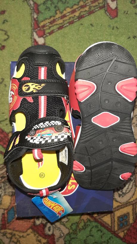 Sandalky nadherne hot wheels, 30