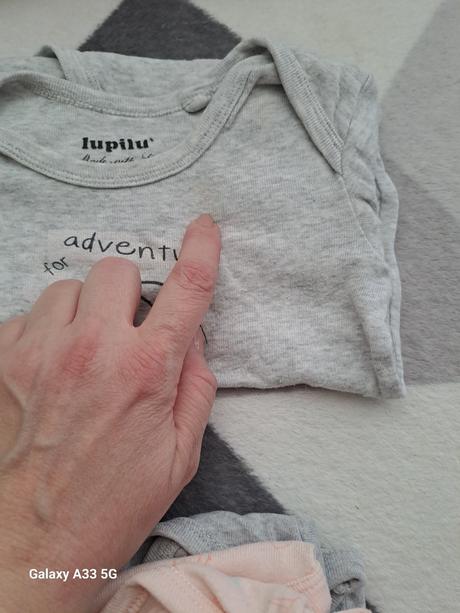 3x body č.74/80, lupilu,80