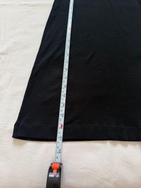 Rebrované čierne šaty bez rukávov s kapucňou, calzedonia,m