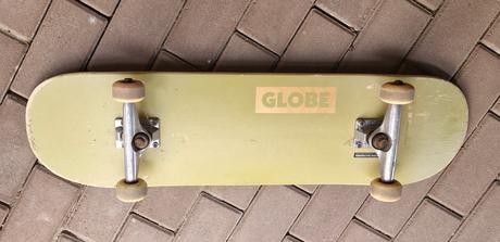 Skateboard globe, globe