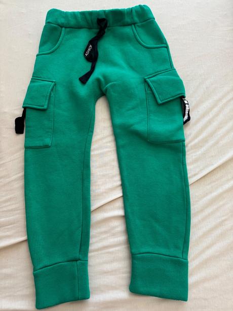 Oteplené tepláky, 128