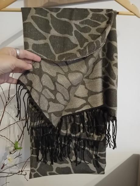 Hnedobéžová šatka, 