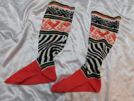 Suvenirne ponožky s ľudovým motívom, 37 / 38 / 39 / 40