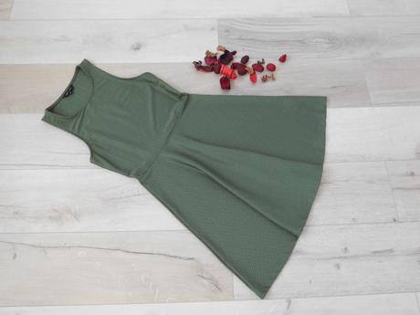 New look šaty zelené elastické-36v,, new look,36