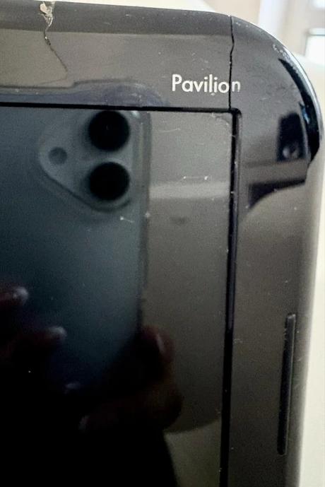 Hp pavilion 15-b027ec sleekbook + nabíjačka, hp (hewlett-packard)