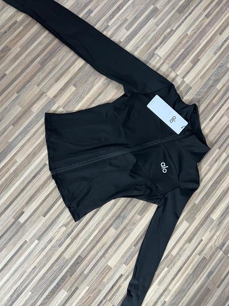 Obtiahnuta mikina na zips alo, s / xs