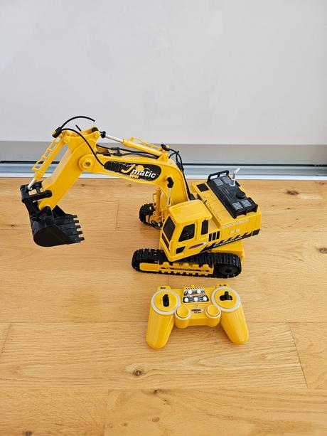 Bager na dialkove ovladanie, 