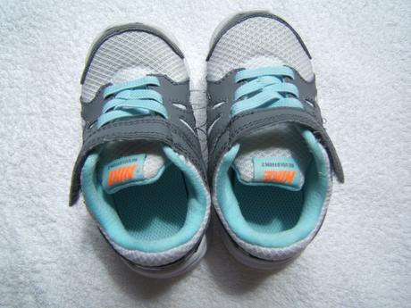 Ľahučké tenisky , nike,22
