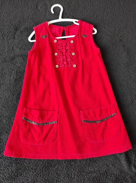 Červené šaty 104, 104