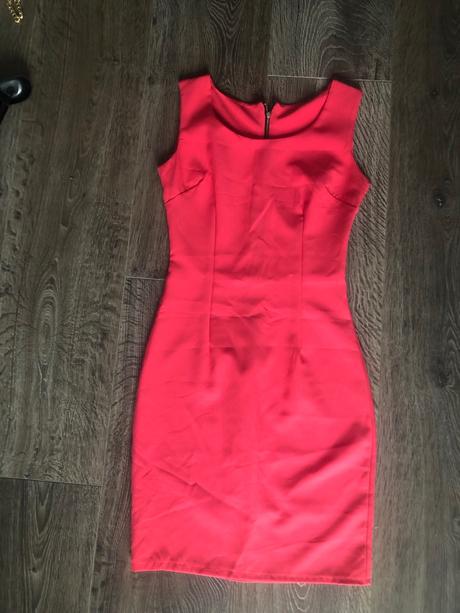 Puzdrové šaty s, s