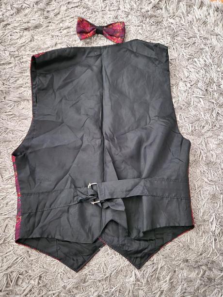 Chlapčenská vesta, 104