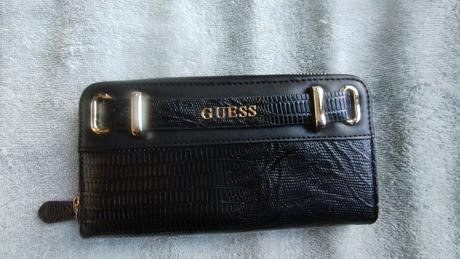 Kabelka s peňaženkou, guess