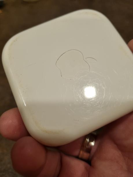 Krabička na slúchadlá  apple, apple