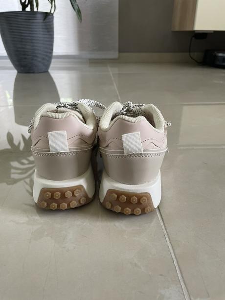 Tenisky meniace farbu, zara,34