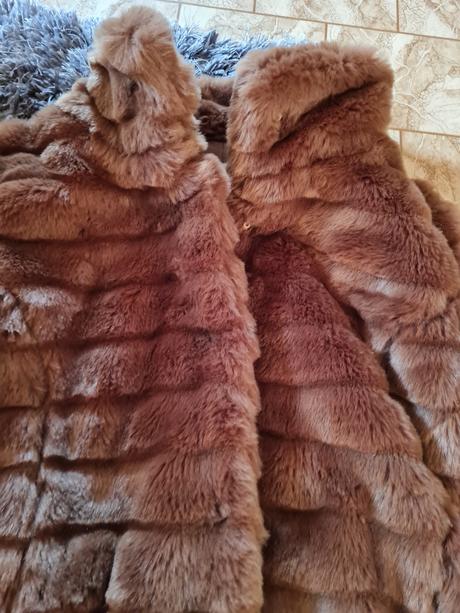 Hnedý kožúšok, s