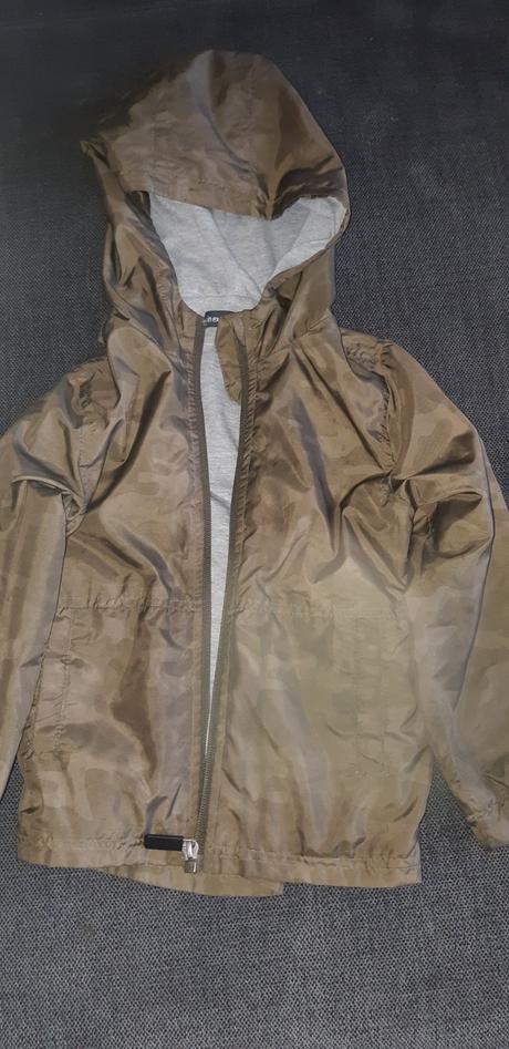 Vetrovka, in extenso,110