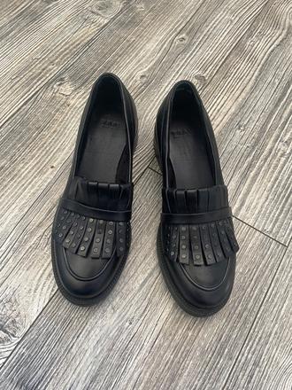 Kožené mokasíny, 35