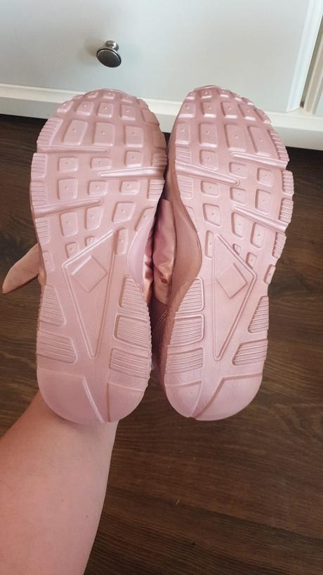 Ružové saténové tenisky, 39