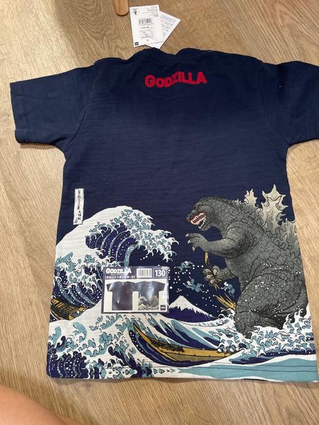 Tričko godzilla, 128