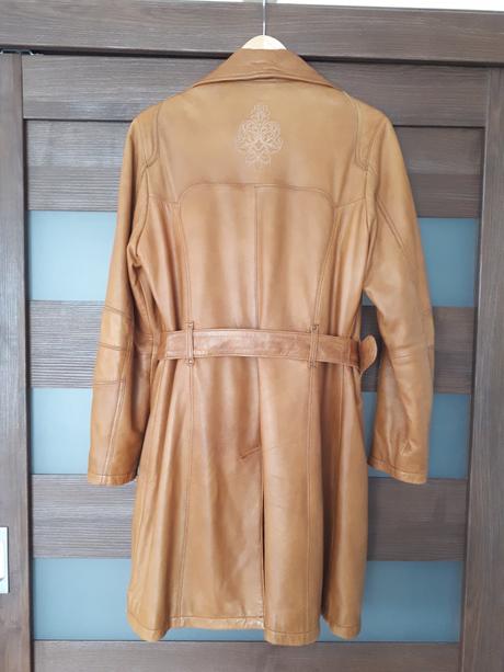 Pravý kožený kabát, 38