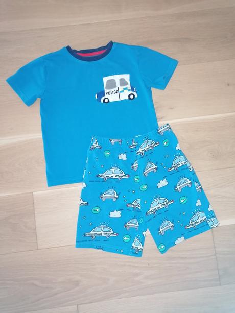 Krátke pyžamo, next,122