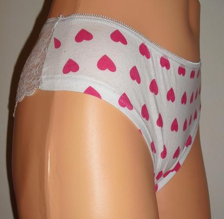 Sexy srdieckove biele brazilky s krajkou, s
