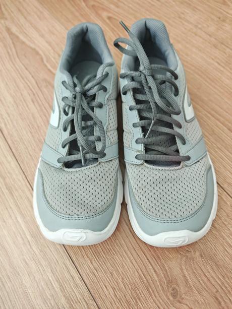 Tenisky do telocvične, decathlon,42