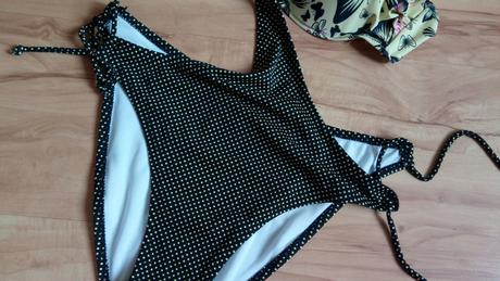 Žlto-čierne plavky s motýľmi - l/xl, l