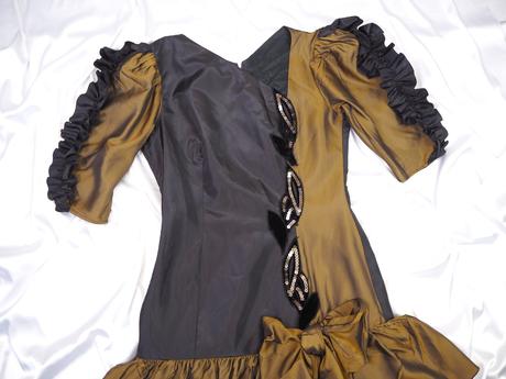 Luxusné vintage šaty na ples/karneval, 38