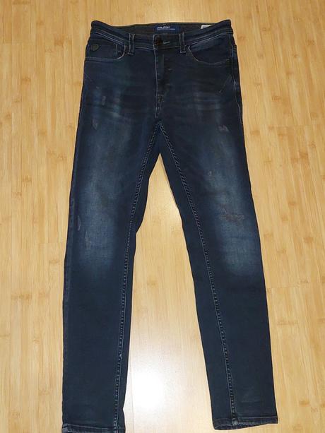 Tmavomodre rifle ve. 29, 28