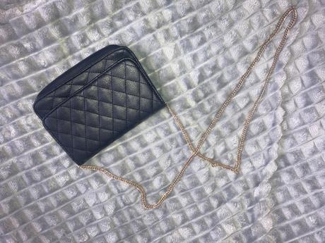 Čierna mala kabelka, 