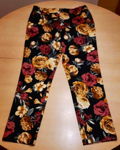 Predám výrazné nohavice stradivarius veľ. 40, stradivarius,l