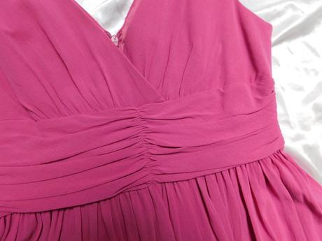 Luxusne velmi pekne šaty, 38