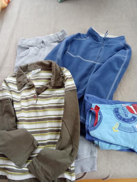 Tepláky, tričko, mikina, pyzamo, 122–134