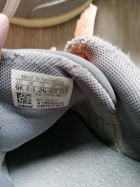 Dvoje tenisky, adidas,26