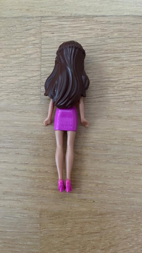 Bábika s dlhými vlasmi, 