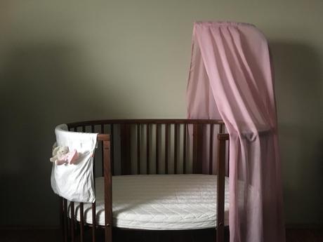 Postieľka stokke sleepy mini+ baby walnut brown, šírka (cm): 70,dĺžka (cm): 120