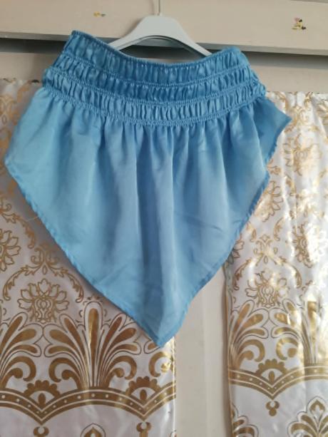 Volánový crop top, 176