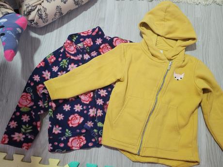 Mikinka zlta, reserved,104