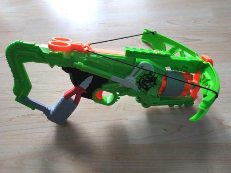Nerf zombie strike outbreaker bow,
