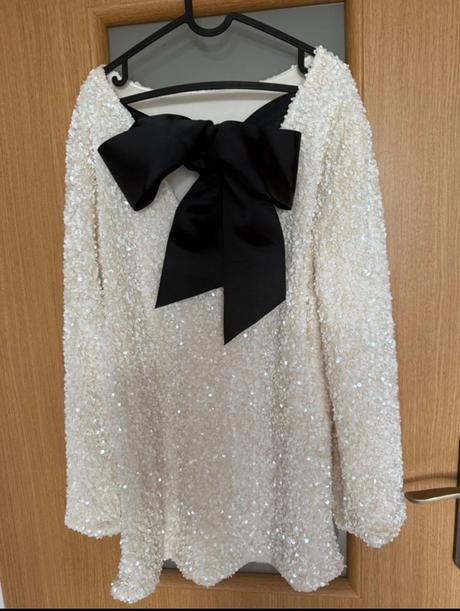 Elegantné flitrované šaty, m