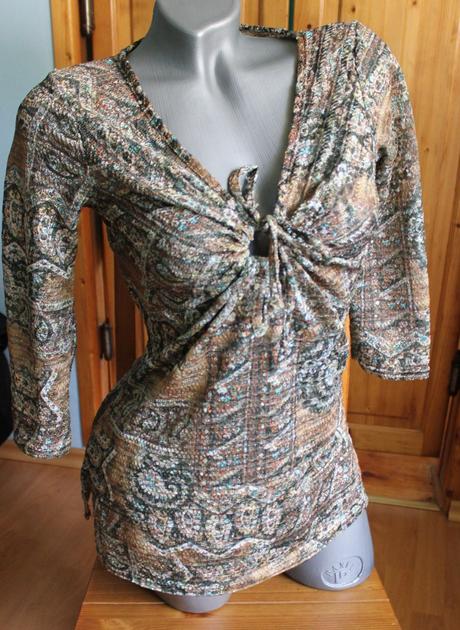 Bluzka s vystrihom, s