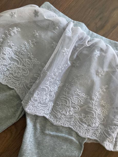 Leginy so sukňou, 122