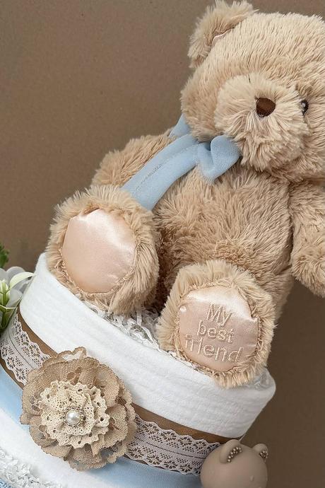 Plienková torta s medvedíkom v jemnom vintage štýl,