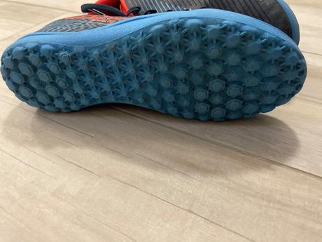 Turfy kipsta na umelú trávu, 35