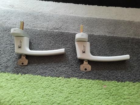 Zamykatelna okenna klucka, 