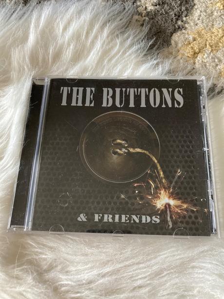 Cd the buttons and friends,