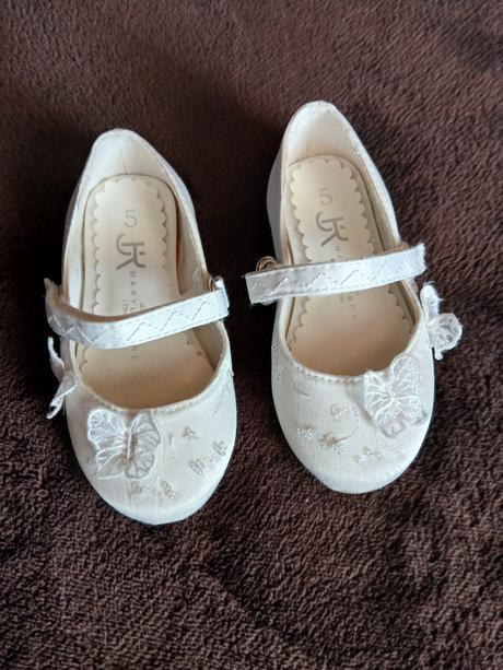 Spoločenské topánky, 22