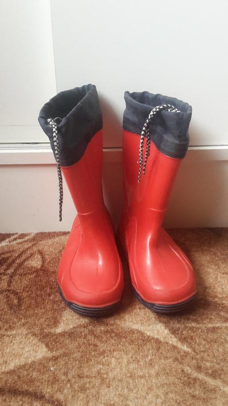 Červené čižmičky, 24